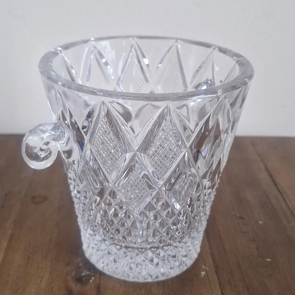 Mikasa Vintage Lead Crystal Ice Bucket – Diamond Cut Pattern with Handles - Picture 7 of 8